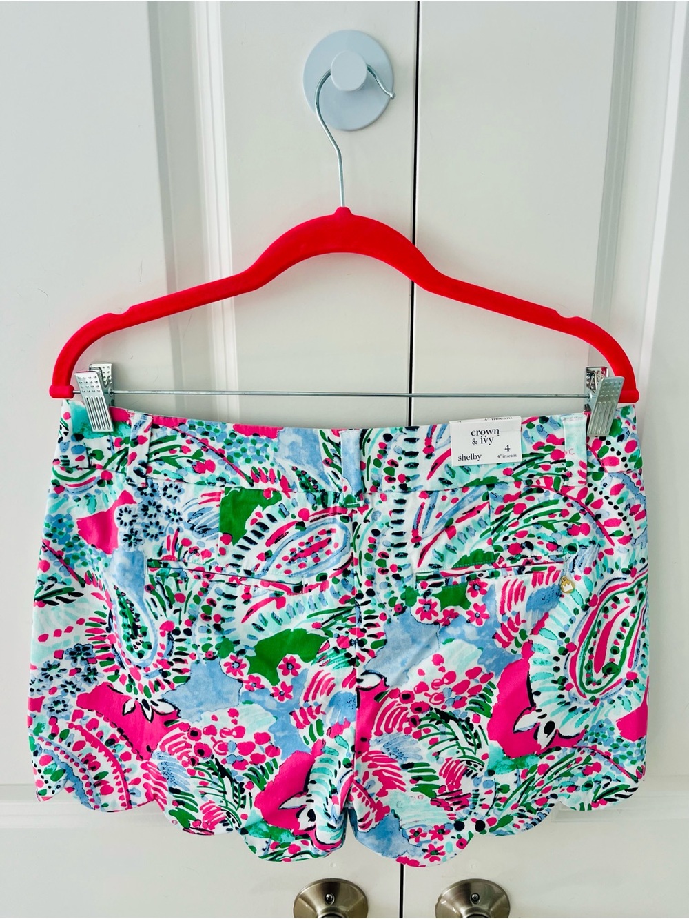 Crown & Ivy NWT size 4 mint paisley Shelby scalloped edge shorts with 4” inseam - Picture 2 of 8